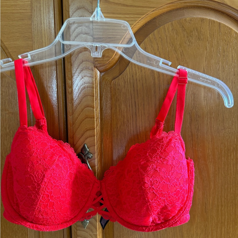 Victoria’s Secret Very Sexy Balconet Bra, 32DD, Red Lace, Back Hook, Gently Worn